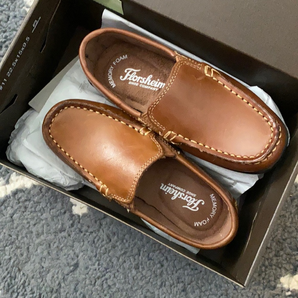 Florsheim boys shoes size 10